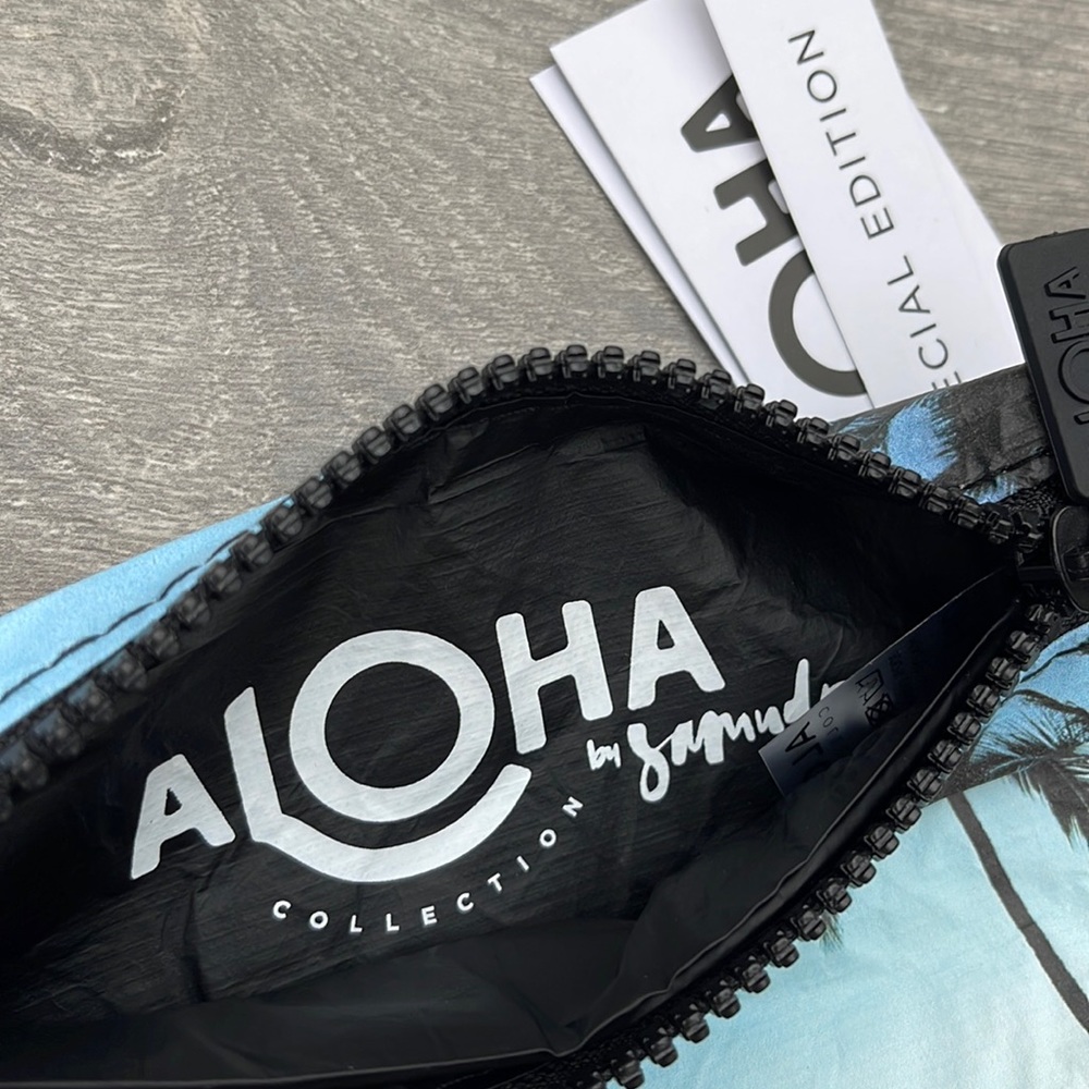 Aloha Collection Mini Samudra Mokulua Pouch - Picture 6 of 6